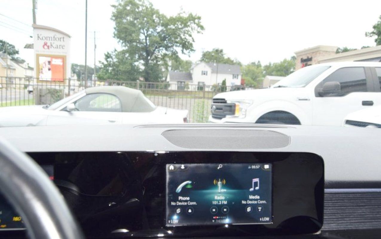 Used 2022 Mercedes-Benz GLB 250 4MATIC image 15