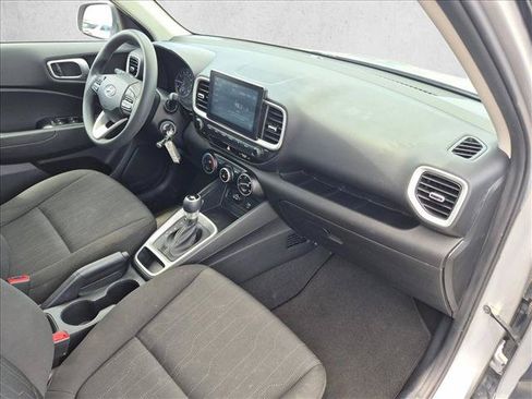 Used 2021 Hyundai Venue SE FWD image 22