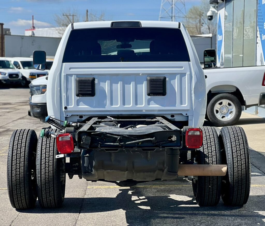 Used 2022 RAM 3500 Tradesman w/ Chrome Appearance Group AWD/4WD image 4
