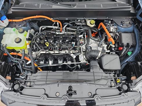 New 2025 Ford Maverick XLT w/ Equipment Group 301A image 31