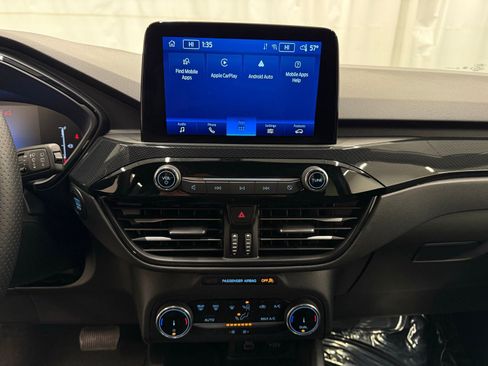 Used 2025 Ford Escape ST-Line image 14
