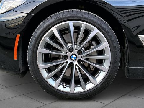 Certified 2023 BMW 530i xDrive w/ Premium Package image 10
