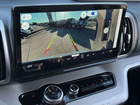 New 2025 Ford Expedition Active image 47