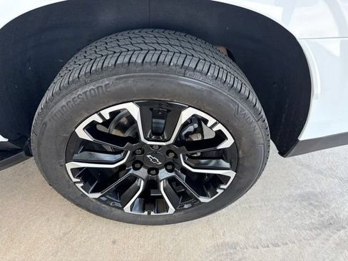 Used 2026 Chevrolet Tahoe High Country w/ Sun And Tow Package AWD/4WD image 5