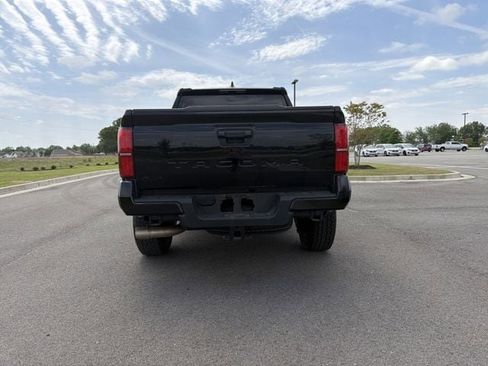 Used 2024 Toyota Tacoma TRD Off-Road image 4