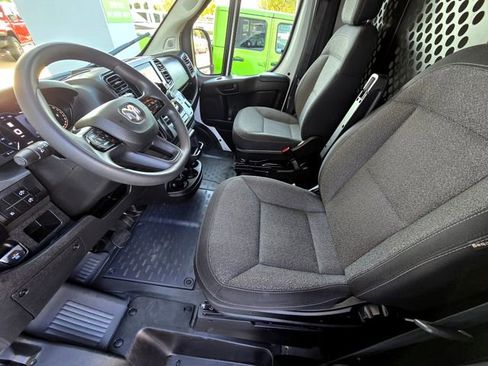 Used 2025 RAM ProMaster 2500 w/ U-Haul Equipment Group FWD image 10