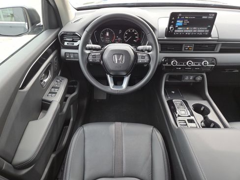 Used 2025 Honda Pilot EX-L image 27