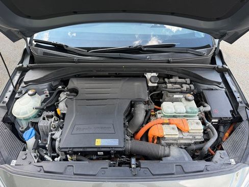 Used 2020 Hyundai Ioniq SE FWD image 31