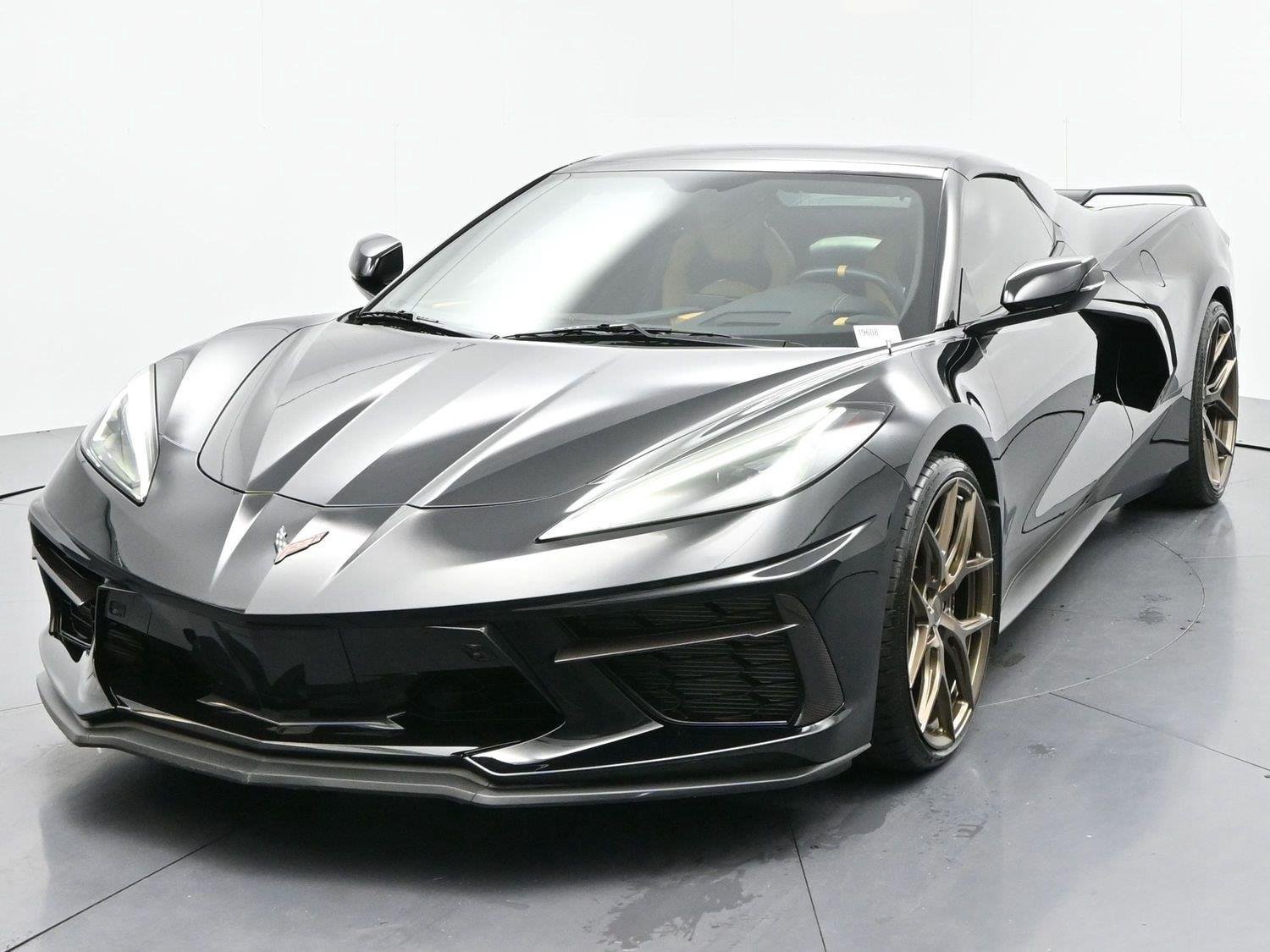 Used 2021 Chevrolet Corvette Stingray Premium Conv w/ Z51 Performance Package RWD image 3