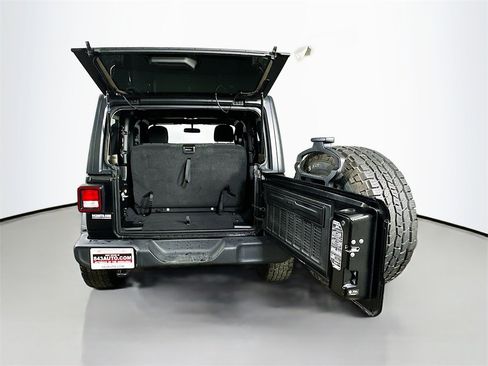 Used 2022 Jeep Wrangler Sport image 29
