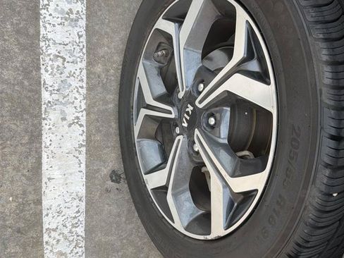 Used 2020 Kia Forte LXS FWD image 38