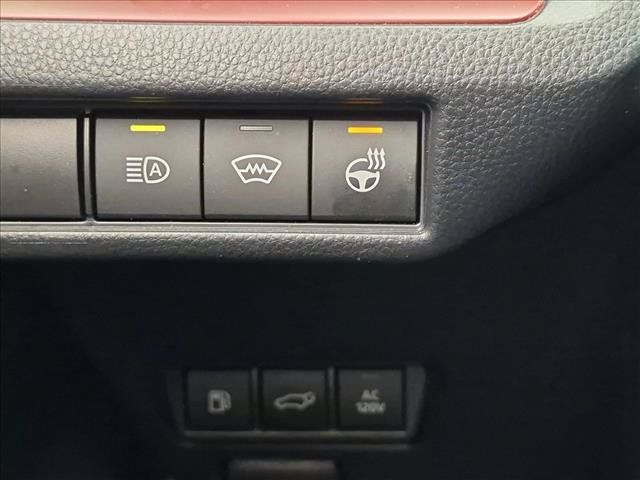 Used 2024 Toyota Prius Prime Premium w/ Advanced Technology Package FWD image 12