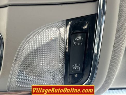 Used 2019 Jeep Cherokee Limited AWD/4WD image 16
