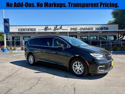 Used 2023 Chrysler Pacifica Touring-L