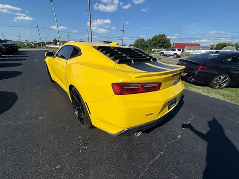Used 2018 Chevrolet Camaro LT w/ RS Package RWD image 6