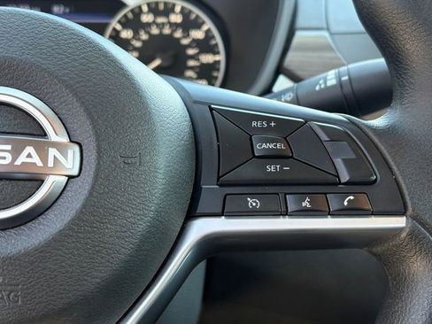 Used 2025 Nissan Altima 2.5 SV FWD image 24