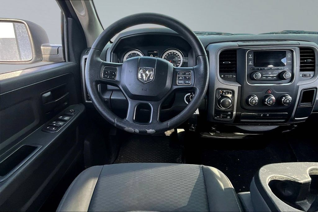 Used 2017 RAM 1500 Express AWD/4WD image 8