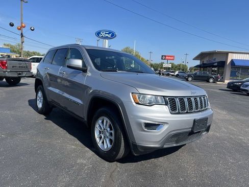 Used 2018 Jeep Grand Cherokee Laredo image 6