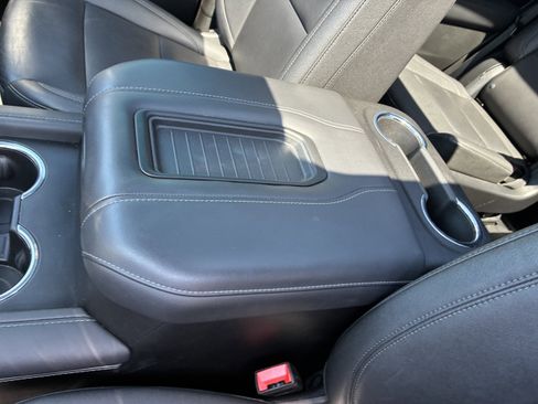 Used 2022 Chevrolet Tahoe LT w/ Luxury Package image 36