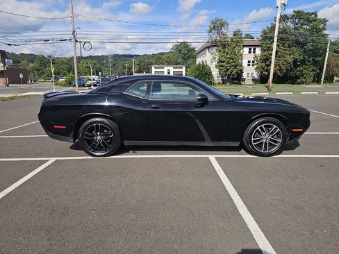 Used 2019 Dodge Challenger SXT w/ Driver Convenience Group AWD/4WD image 2