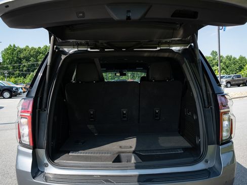 Used 2022 Chevrolet Tahoe Z71 w/ Luxury Package AWD/4WD image 9