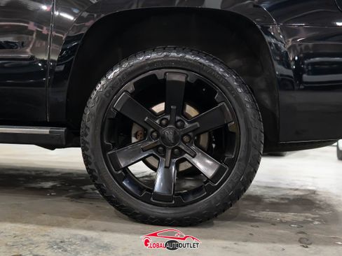 Used 2019 Chevrolet Suburban Premier w/ Premier Plus Edition image 12