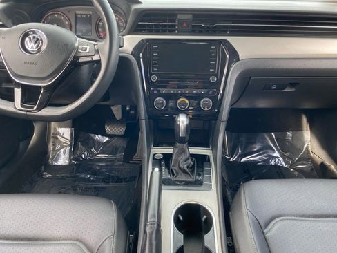 Used 2021 Volkswagen Passat 2.0T SE image 11