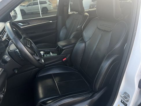 Used 2021 Jeep Grand Cherokee L Overland w/ Luxury Tech Group IV image 12