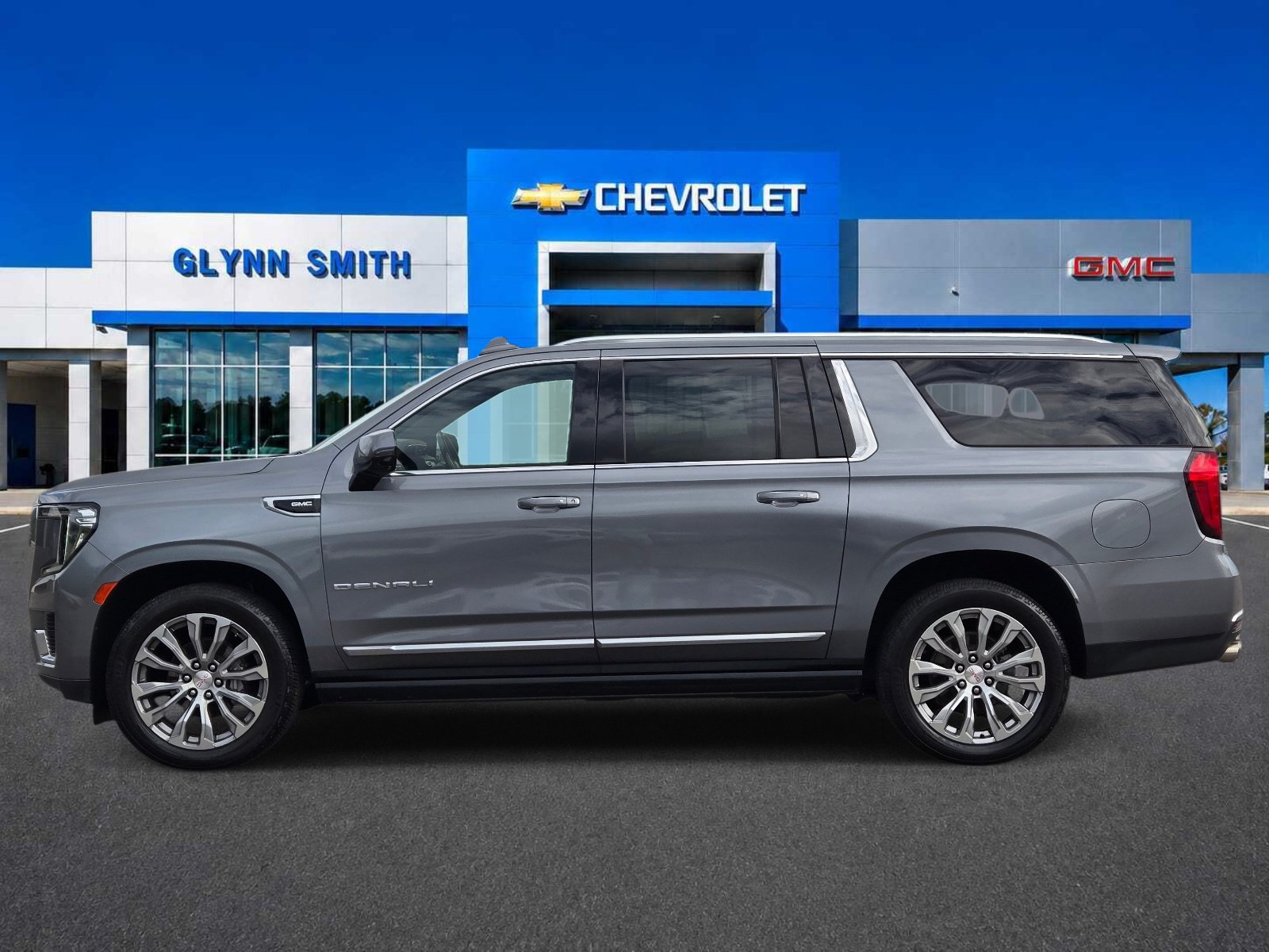 Used 2022 GMC Yukon XL Denali w/ Denali Premium Package AWD/4WD image 12