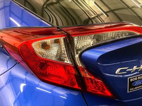 Used 2019 Toyota C-HR XLE image 28