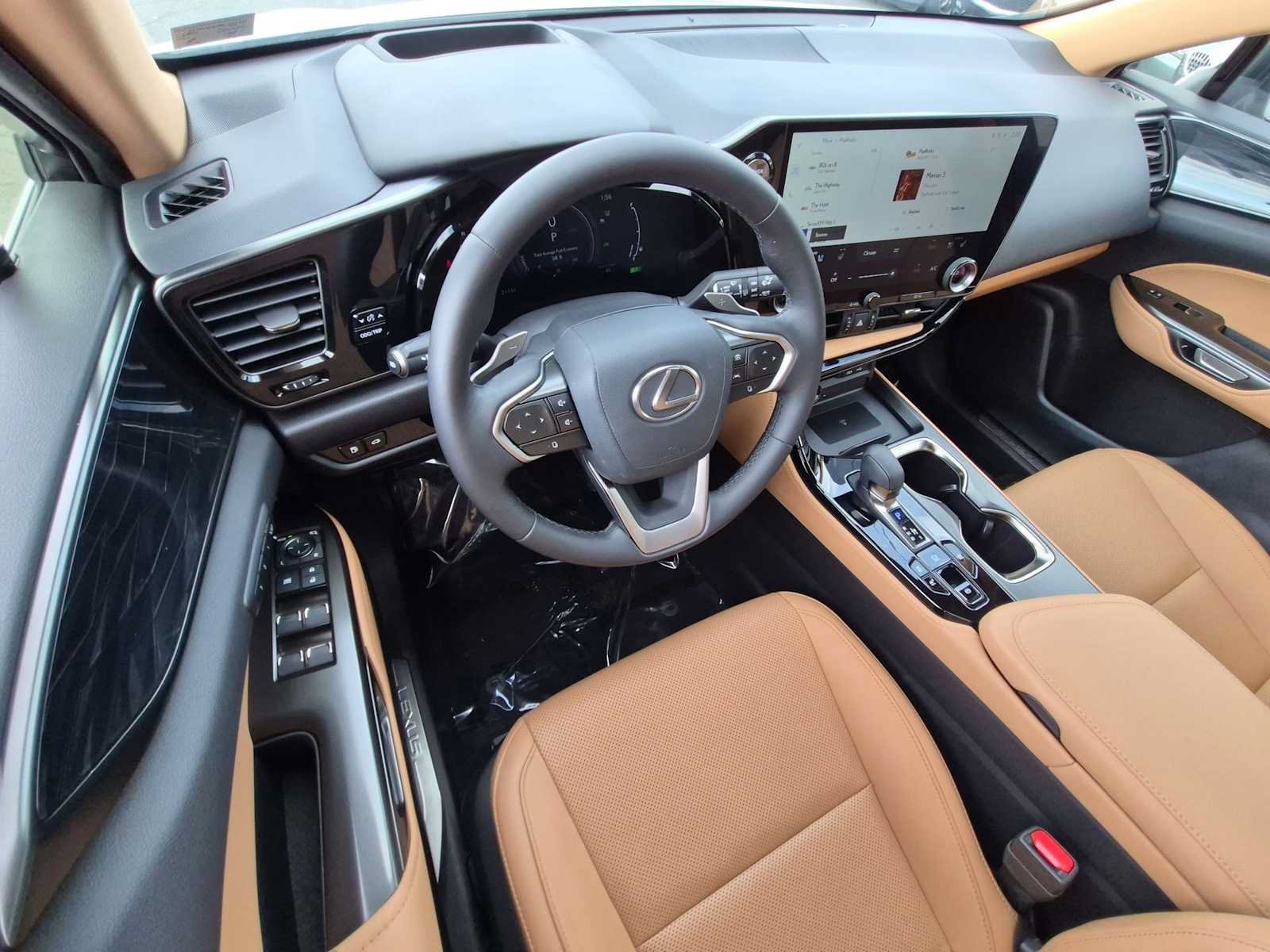Used 2024 Lexus NX 350h AWD image 10
