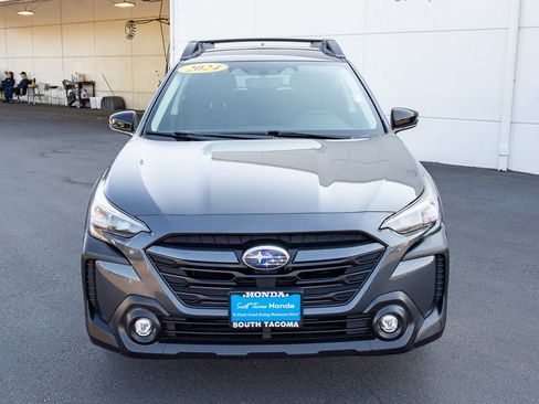 Used 2024 Subaru Outback Premium AWD/4WD image 4