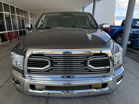 Used 2018 RAM 1500 Classic SLT image 2