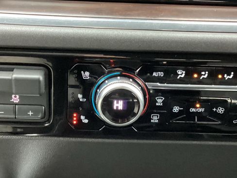 Used 2023 GMC Sierra 1500 SLT w/ SLT Premium Plus Package image 24