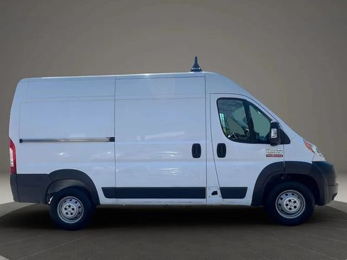 Used 2018 RAM ProMaster 2500 FWD image 4
