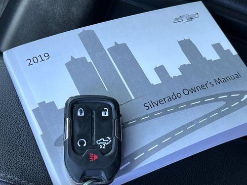 Used 2019 Chevrolet Silverado 1500 RST w/ All-Star Edition RWD image 12