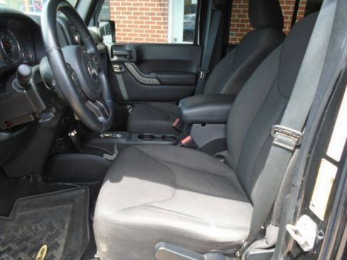 Used 2014 Jeep Wrangler Unlimited Sport w/ Quick Order Package 24S AWD/4WD image 12