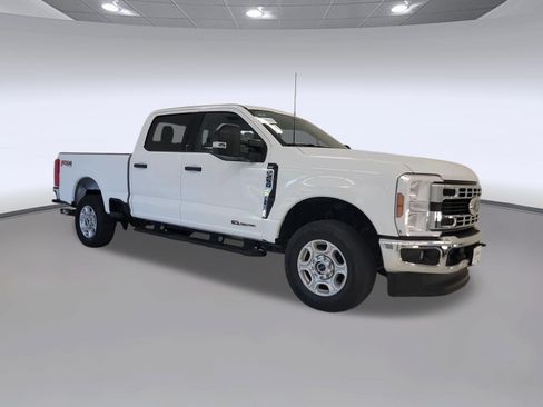 Used 2025 Ford F250 XLT w/ FX4 Off-Road Package AWD/4WD image 5