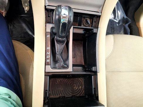 Used 2017 Ford Taurus SEL image 19