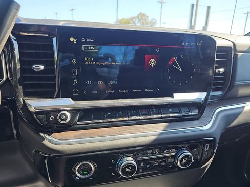 Used 2024 GMC Sierra 1500 SLT image 31