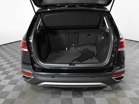 Certified 2023 Volkswagen Taos SE w/ Panoramic Sunroof Package FWD image 7