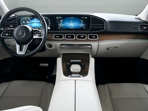 Used 2022 Mercedes-Benz GLS 450 4MATIC w/ AMG Line Exterior image 25