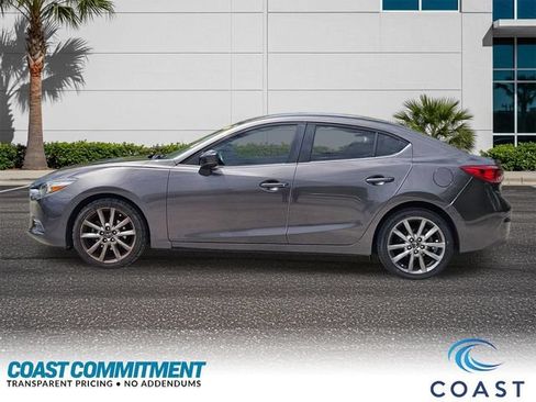 Used 2018 MAZDA MAZDA3 Touring FWD image 3
