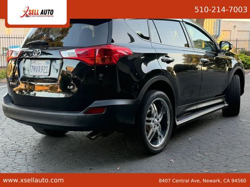 Used 2015 Toyota RAV4 LE FWD image 4
