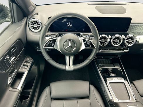 Certified 2025 Mercedes-Benz GLB 250 image 10