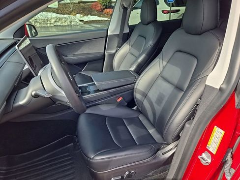 Used 2021 Tesla Model Y Long Range image 14