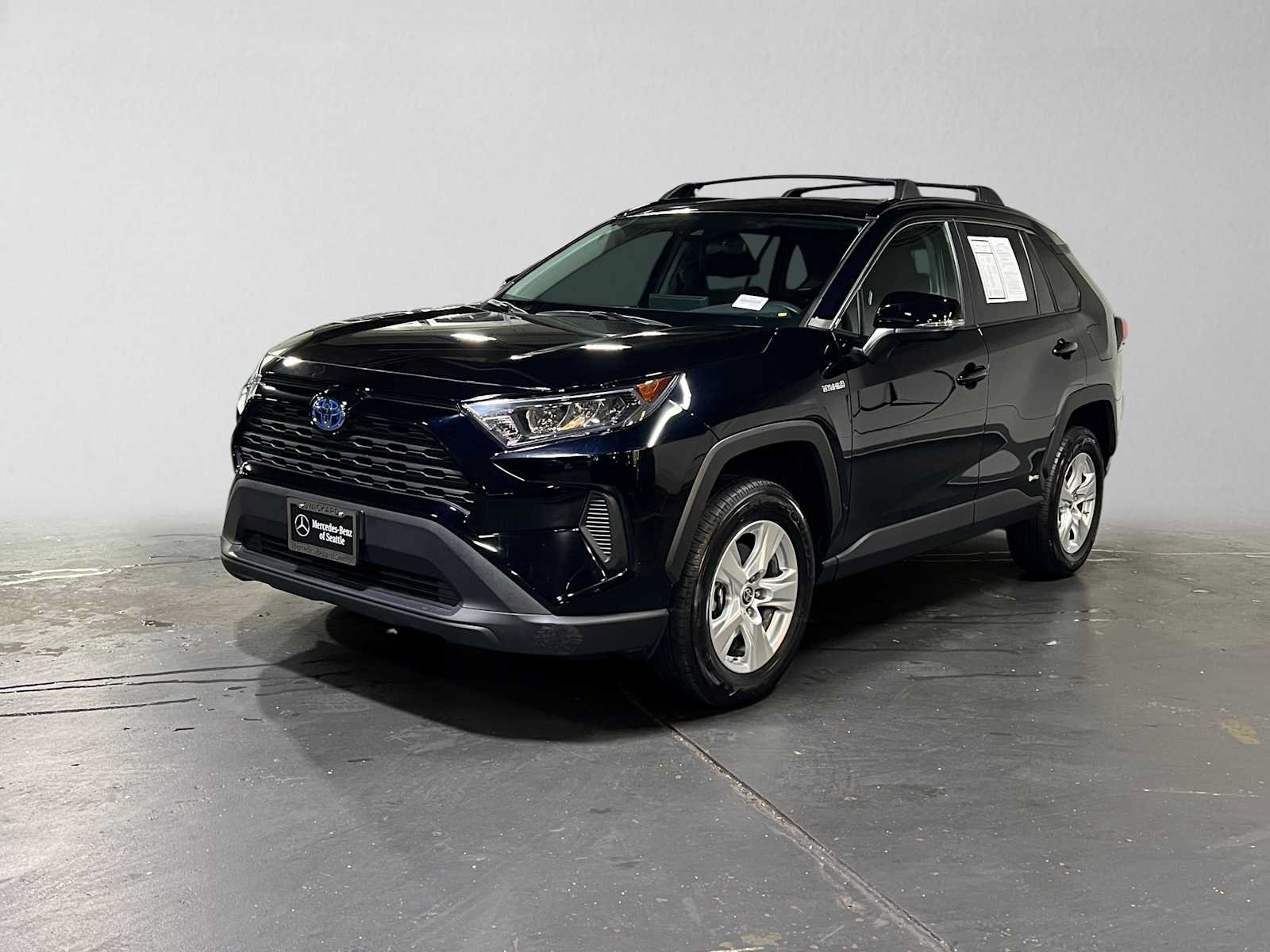 Used 2021 Toyota RAV4 LE AWD/4WD image 7