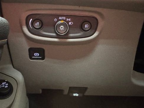 Used 2019 GMC Terrain SLT w/ Preferred Package FWD image 15