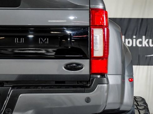 Used 2022 Ford F450 Platinum w/ FX4 Off-Road Package AWD/4WD image 44