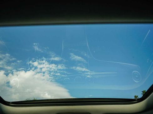 Used 2023 Mercedes-Benz C 300 Sedan image 11